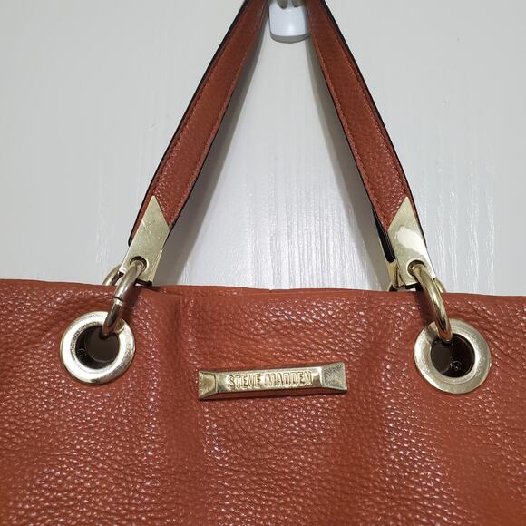 Steve Madden Large Camel Cognac Tote Outside Zip Pocket Gold Hardware - Picture 10 of 13